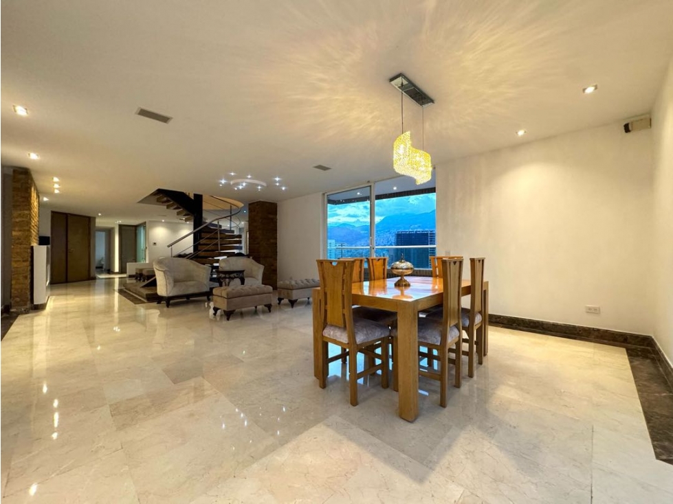 Renta amoblado, espectacular Penthouse en Laureles de 444 m² — foto 2