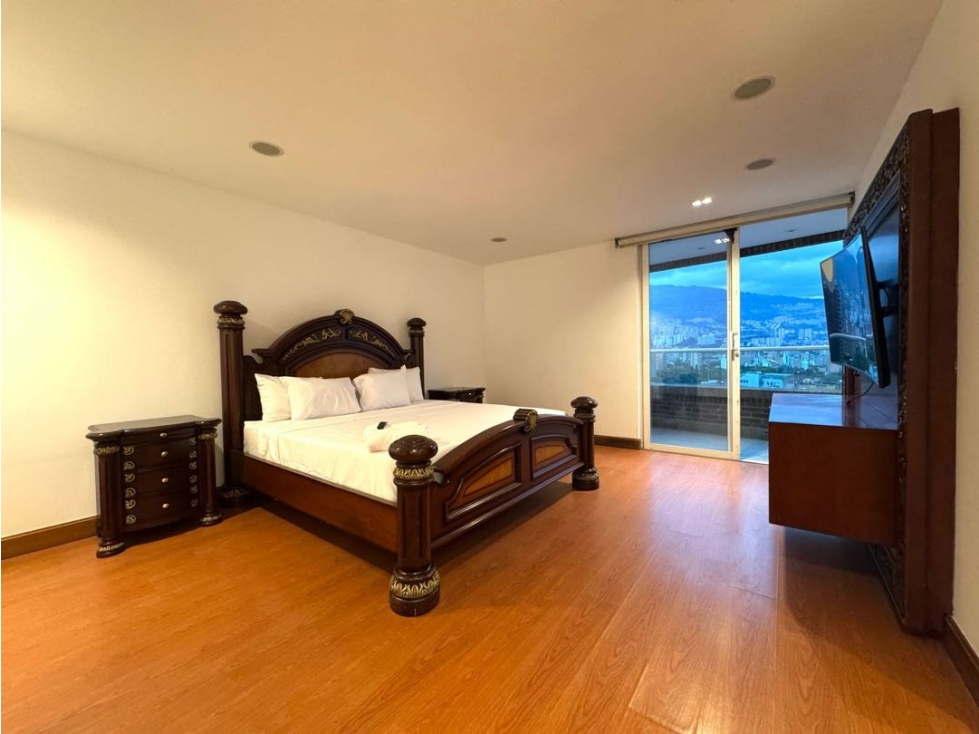 Renta amoblado, espectacular Penthouse en Laureles de 444 m² — foto 6