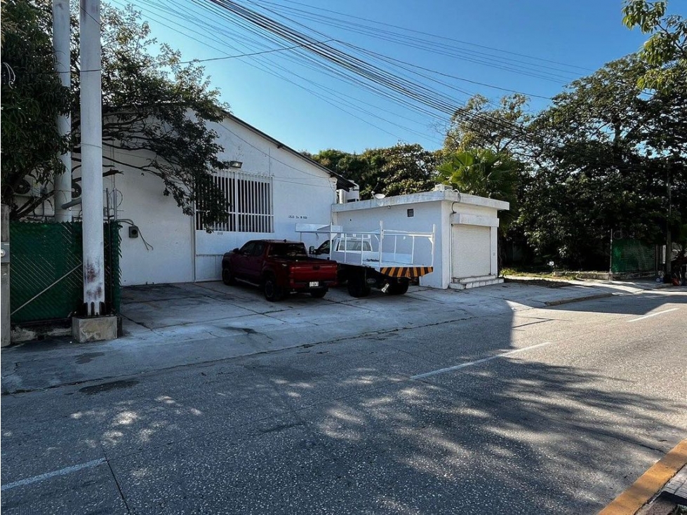 RENTA BODEGA CON OFICINA DENTRO DEL PUERTO CIUDAD DEL CARMEN - 1