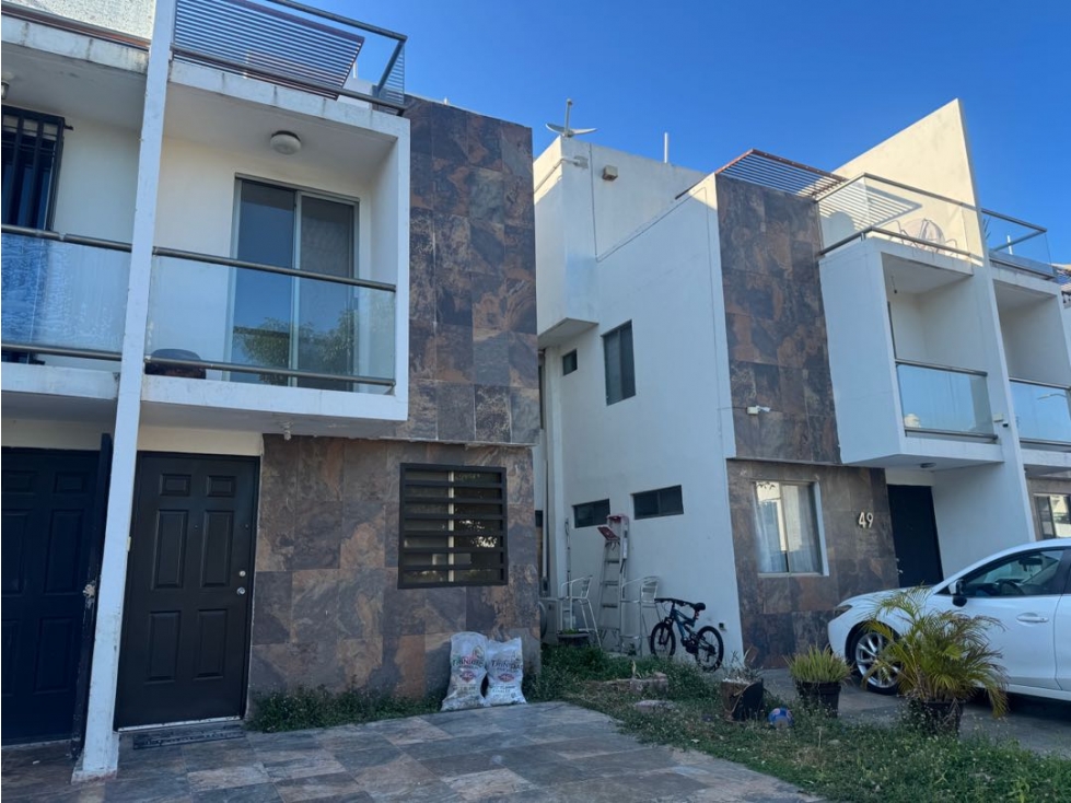 RENTA O VENTA CASA 3 CUARTOS PRIV ANTARES CIUDAD DEL CARMEN
