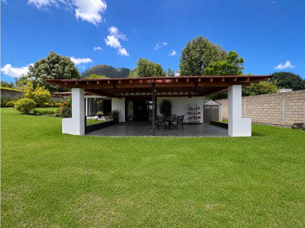 RENTA CASA CON AMPLIO JARDIN Y ÁRBOLES FRUTALES | CERRO GORDO — foto 2