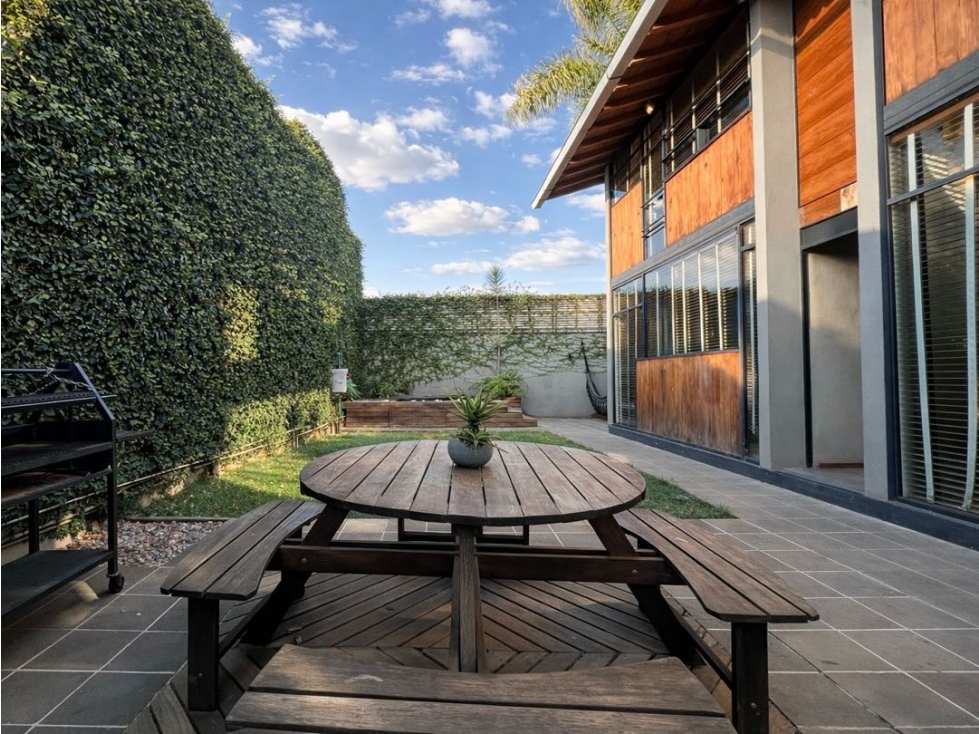 RENTA CASA CON JACUZZI Y PEQUENO JARDIN I VALLE DE BRAVO — foto 2