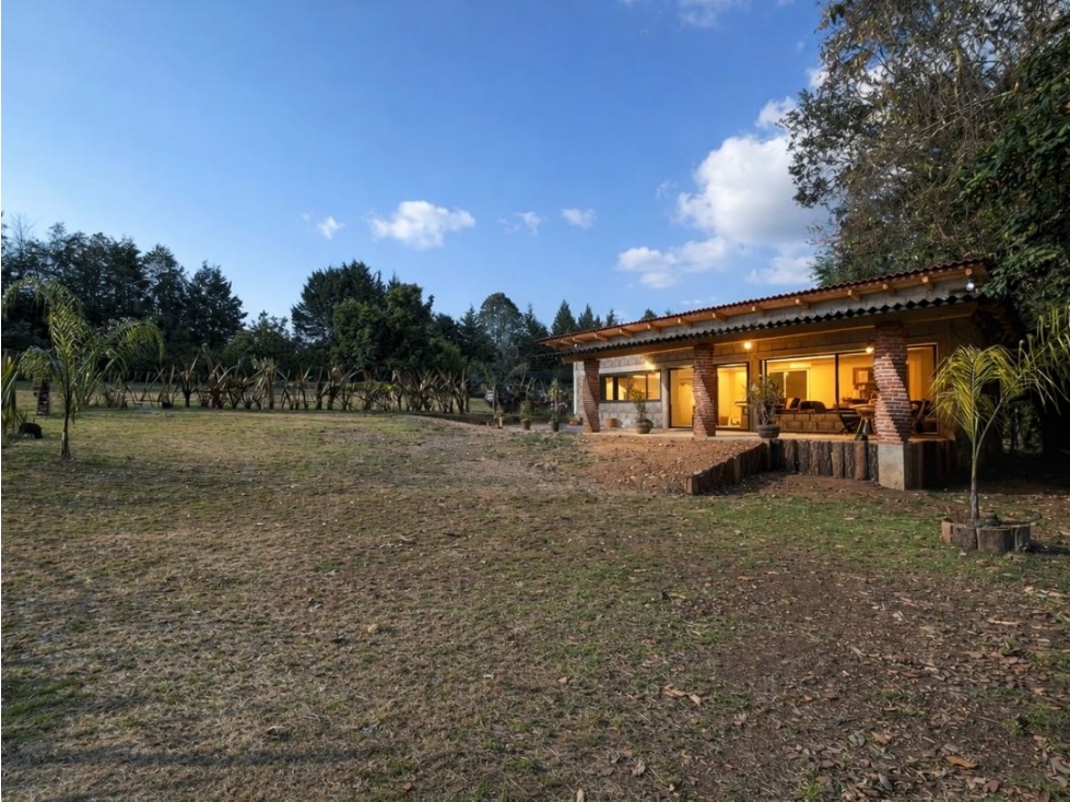 RENTA CASA CON JARDIN I SAN SIMON EL ALTO