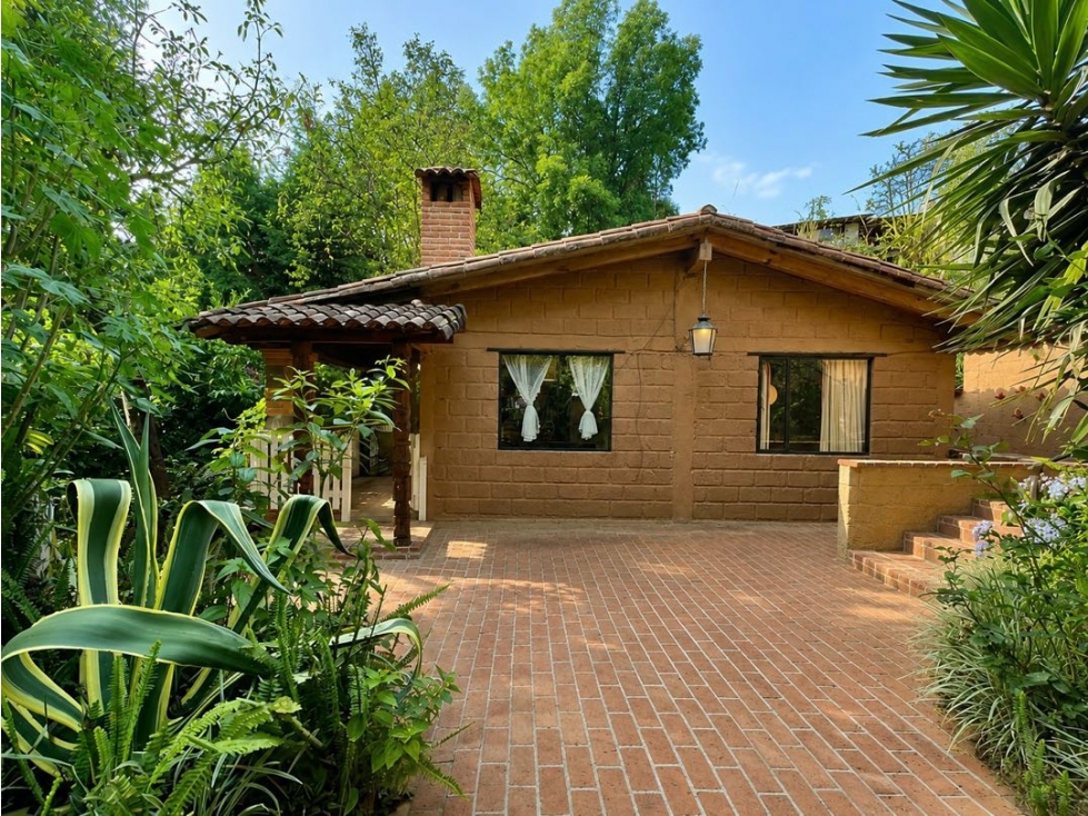 RENTA CASA CON JARDIN | VALLE DE BRAVO