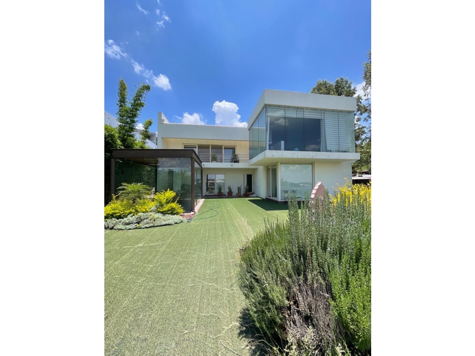 RENTA CASA EN CLUB DE GOLF AMUEBLADA - 1