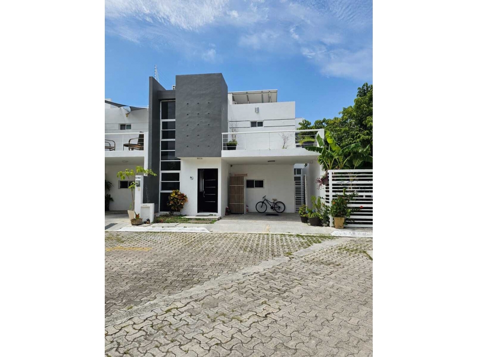 RENTA CASA EN FRACC BUGAMBILIAS CIUDAD DEL CARMEN - 1