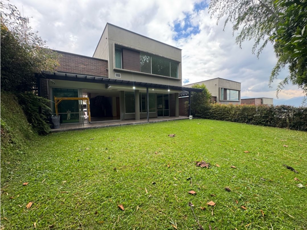 Renta casa en la Calleja Envigado