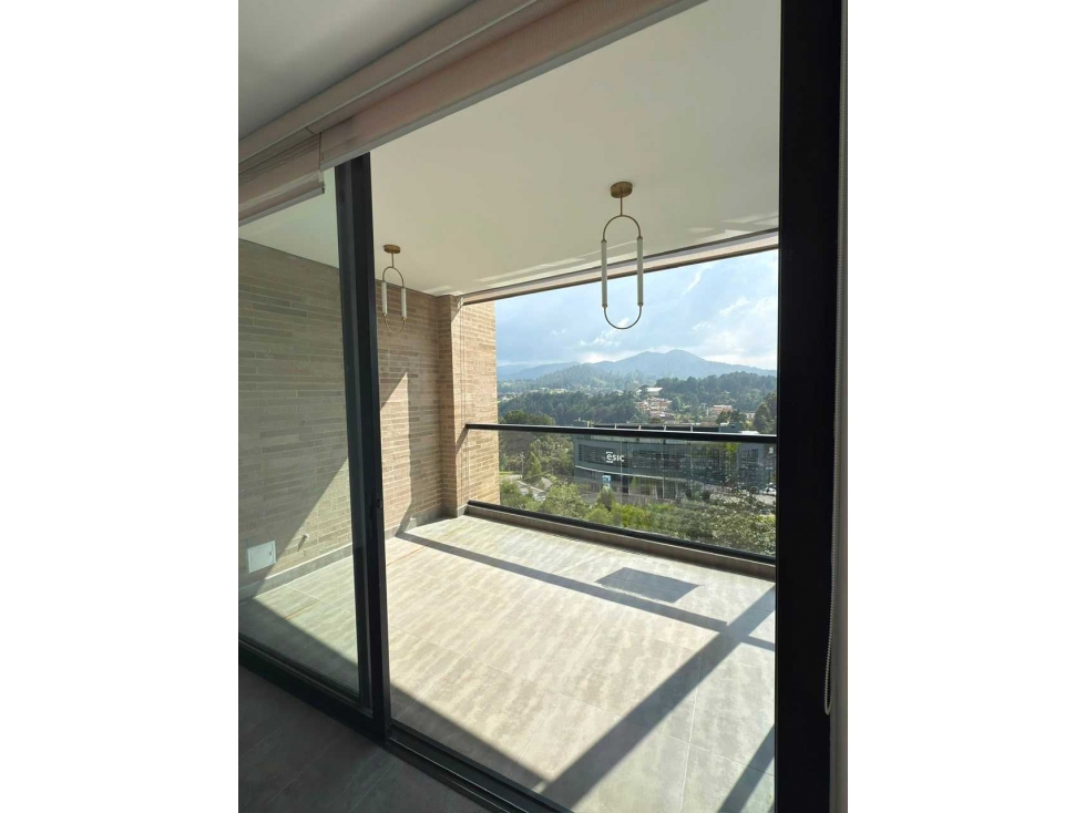 RENTA DE APARTAMENTO EN EL ALTO DE LAS PALMAS, UBICACIÓN ESTRATÉGICA.