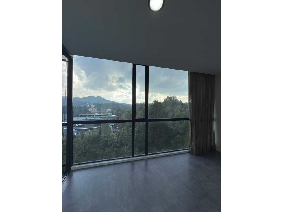 RENTA DE APARTAMENTO EN EL ALTO DE LAS PALMAS, UBICACIÓN ESTRATÉGICA. — foto 2
