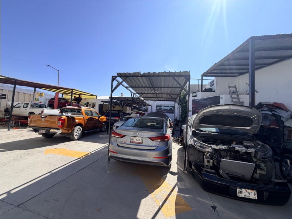 Renta Bodega Comercial sobre Blvd. Colosio frente a Intermédica — foto 4