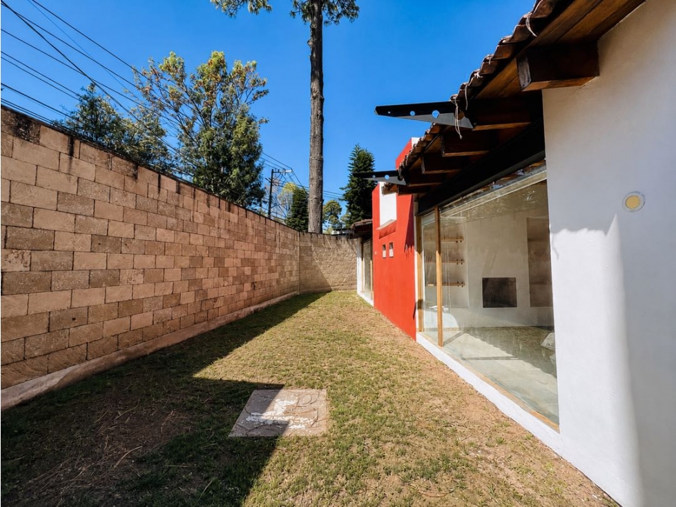RENTA DE CASA CON APLIO JARDIN SEMI - AMUEBLADA | AVANDARO - 6