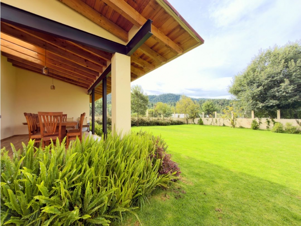 RENTA DE CASA CON TERRAZA Y JARDIN EN LOS SAUCOS I VALLE DE BRAVO — foto 5