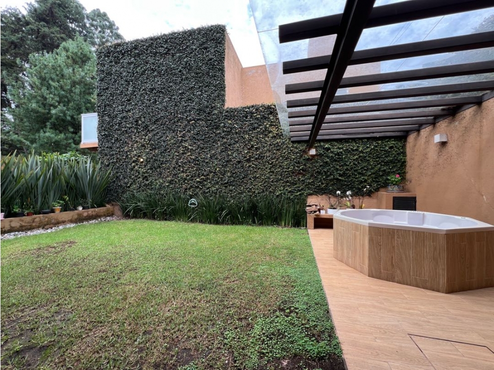 RENTA DE CASA EN CONDOMINIO CON JACUZZY, TERRAZA Y JARDIN | AVANDARO - 1