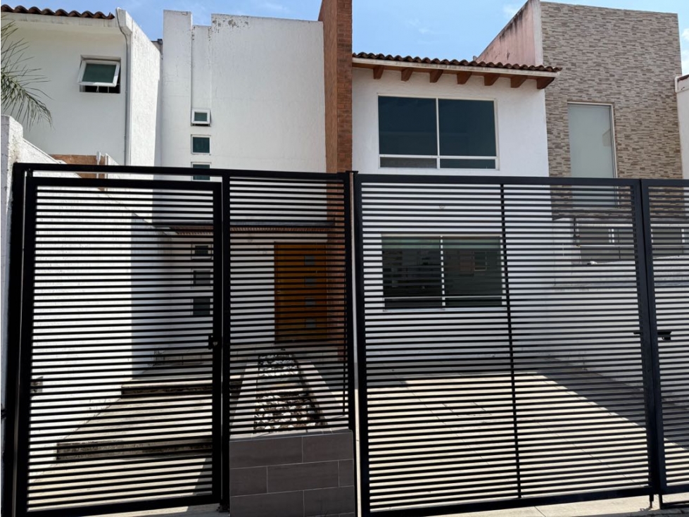 Renta de casa en Milenio III - 1