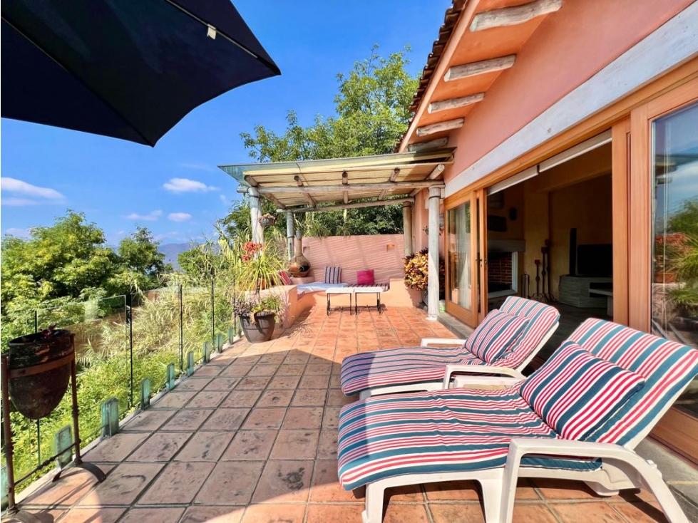 RENTA CASA CON ALBERCA Y TERRAZA VISTAS AL LAGO | VALLE DE BRAVO — foto 3