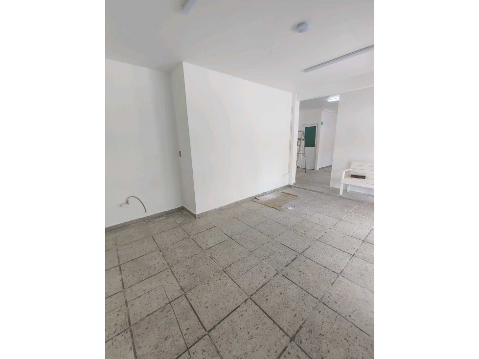 RENTA DE LOCAL 50 M2 AV. ÁLAMOS - 4