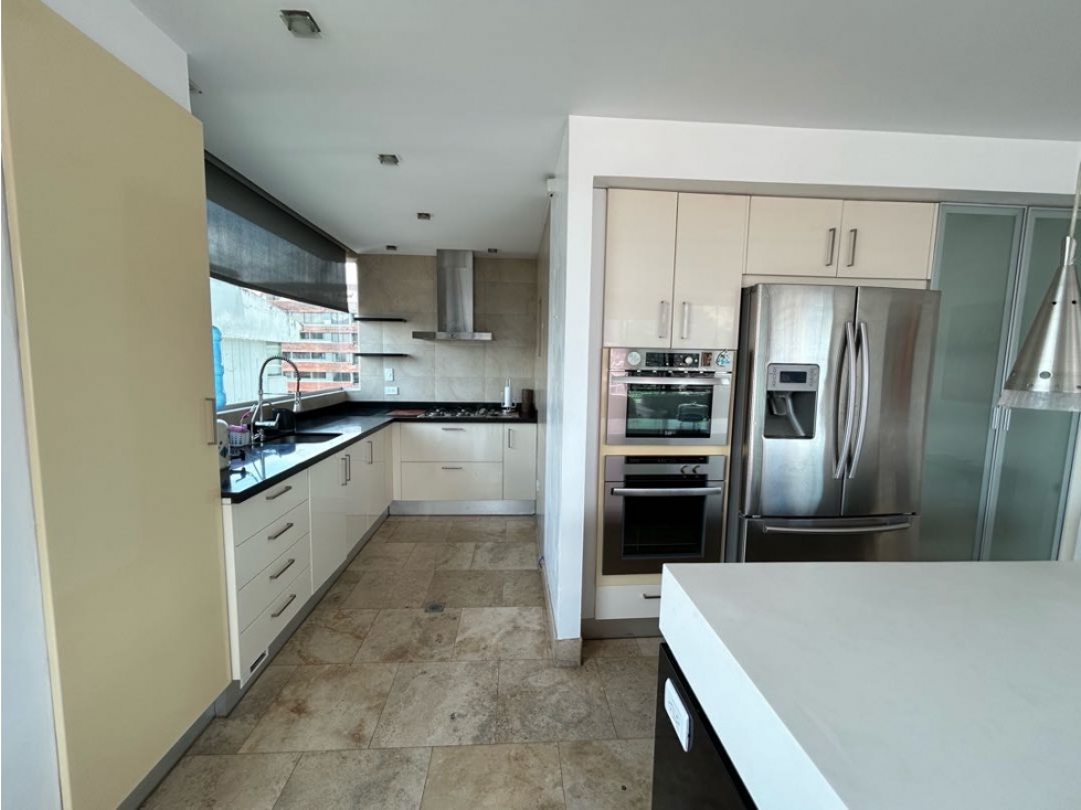 Renta departamento González Suárez con vista espectacular — foto 3