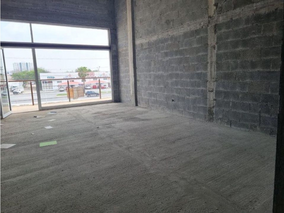 RENTA Local 40m2, Planta Alta, PLAZA LAS CASTAÑAS - 2