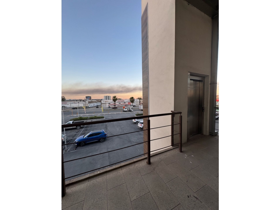 RENTA Local 40m2, Planta Alta, PLAZA LAS CASTAÑAS - 6