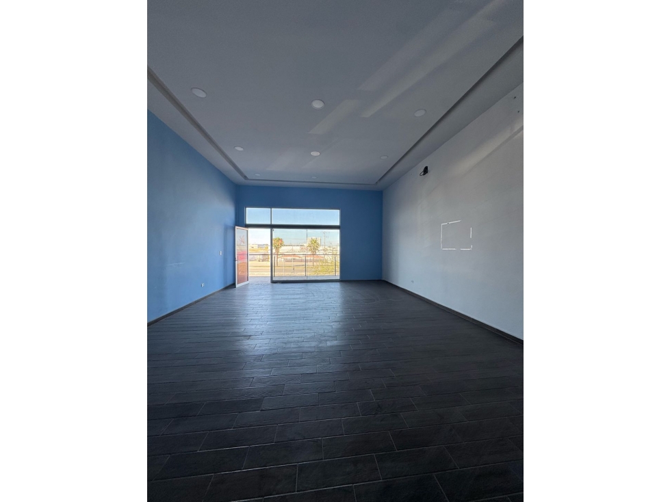 RENTA - Local 54m2 Planta alta - PLAZA LAS CASTAÑAS — foto 6