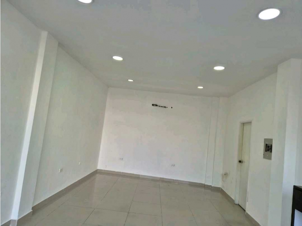 Renta Local Comercial Vitrina — foto 5