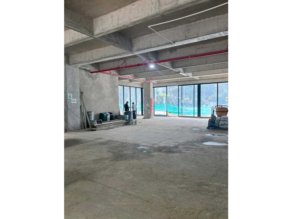 RENTA LOCAL POBLADO CERCA VEGAS SEGUNDO PISO 232m2 + TERRAZA CUBIERTA — foto 6