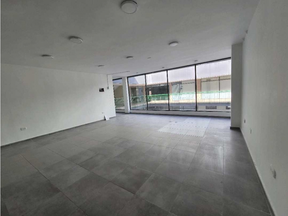 Renta Oficina Comercial Servicios Incluidos