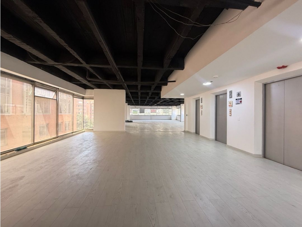 Renta oficina edificio ION 73 — foto 2