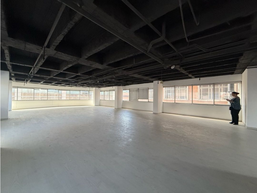 Renta oficina edificio ION 73 — foto 3