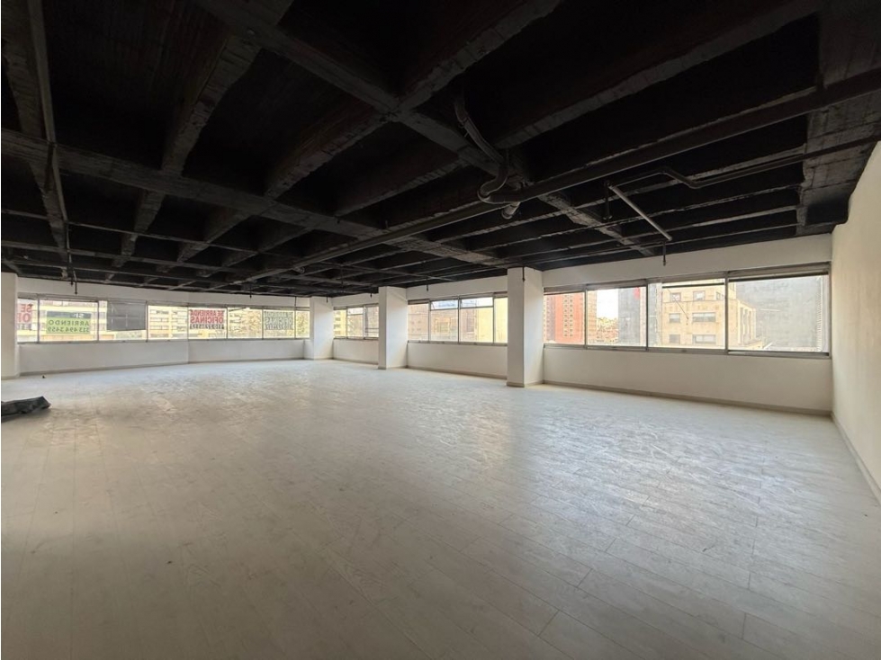 Renta oficina edificio ION 73 — foto 4