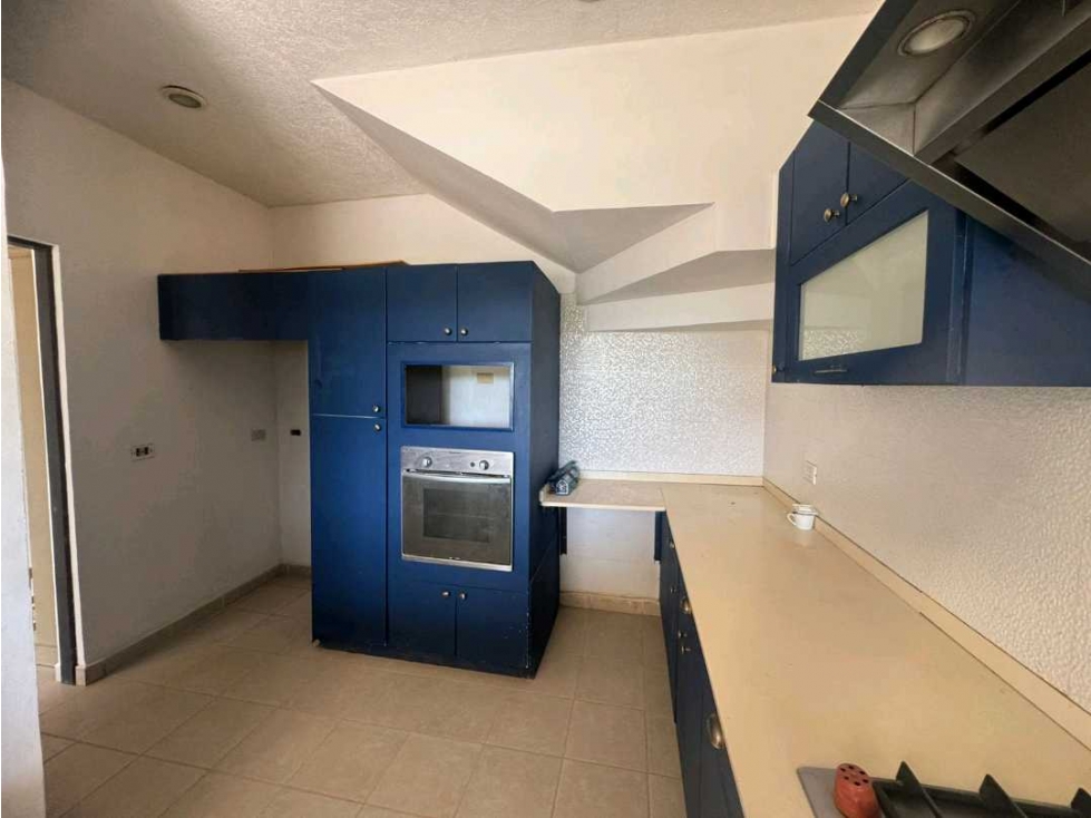RENTA-CASA en Privada 3 Recámaras3.5 Baños Estudio Hacienda Esmeralda — foto 4