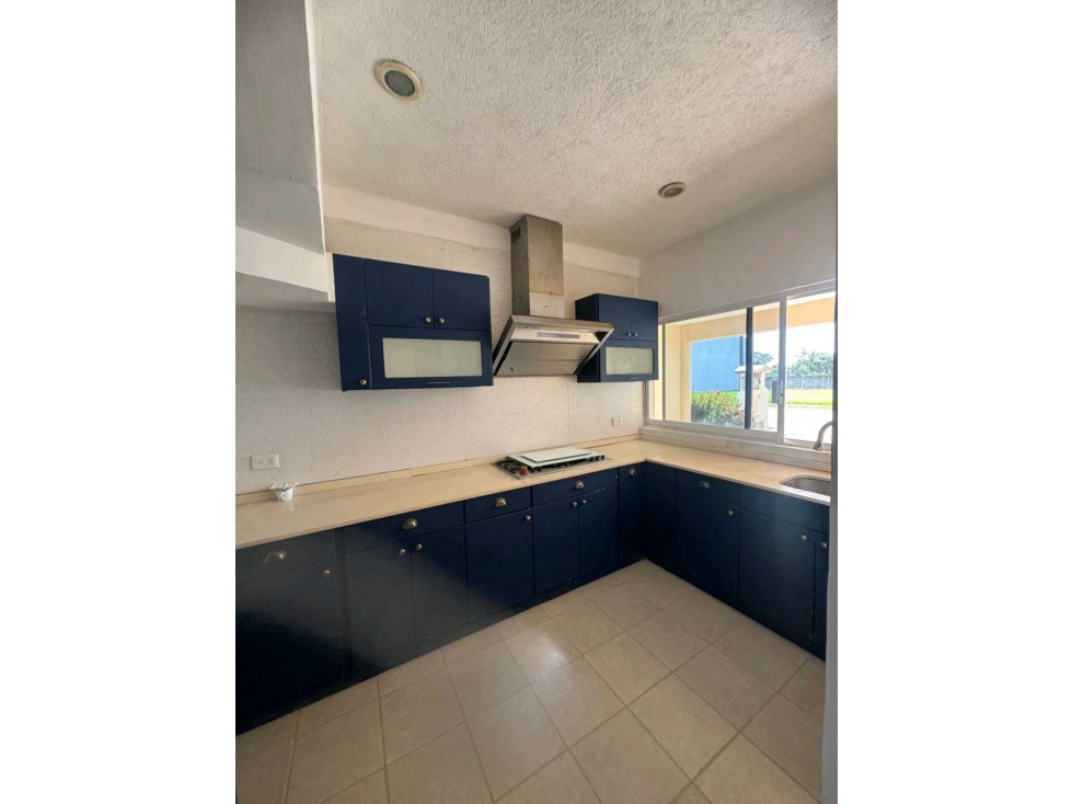 RENTA-CASA en Privada 3 Recámaras3.5 Baños Estudio Hacienda Esmeralda — foto 5