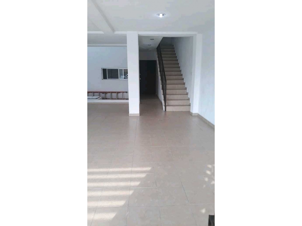 RENTA-Departamento 1er. Nivel en Renta Tres Recamaras Dos Baños - 5