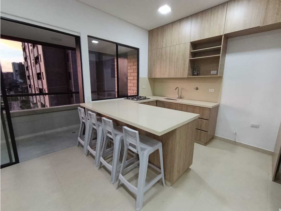 RENTAMOS APTO CON TERRAZA EN SAN ANTONIO DOBLE FACHADA — foto 6