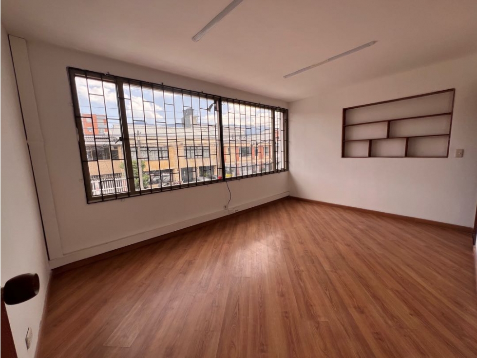 RENTAMOS OFICINAS REMODELADAS EN LA CASTELLANA — foto 4