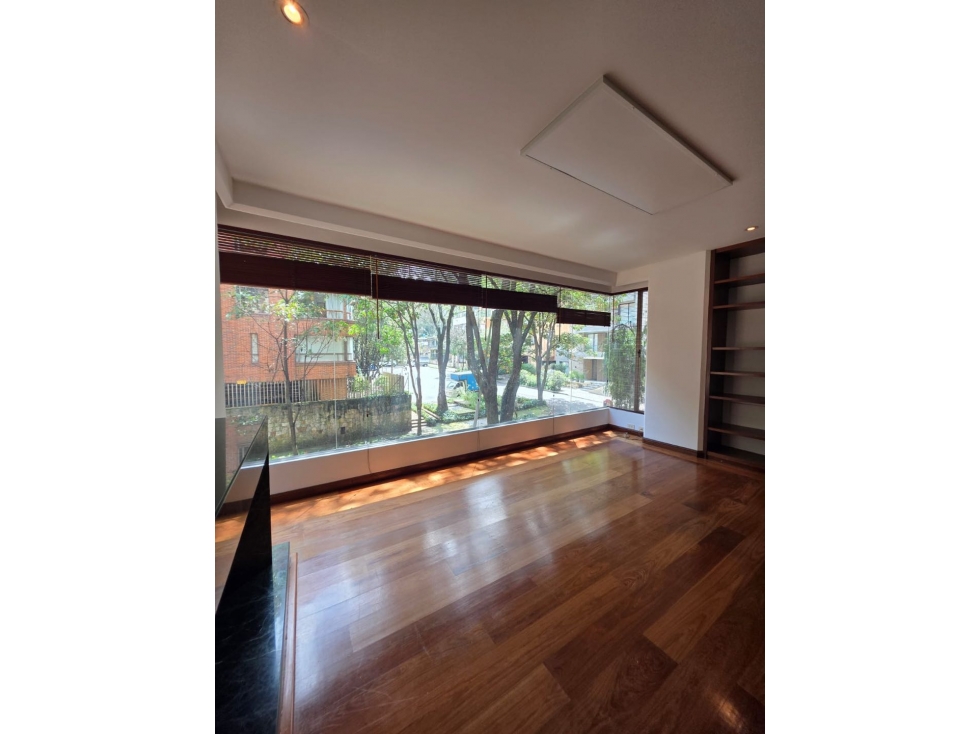 RENTA/VENTA. Chico. Piso 2. 309 m2