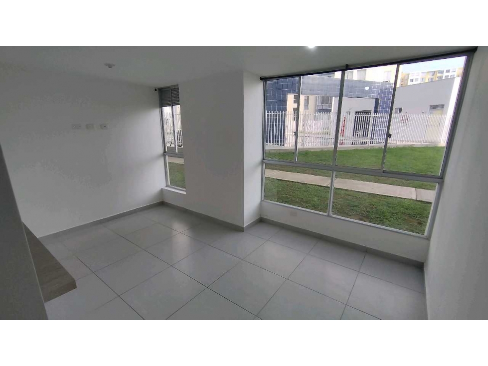 VENDO APARTAMENTO EN CONDINA, PEREIRA, PRIMER PISO.