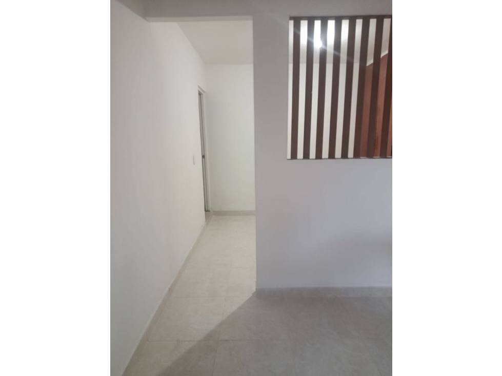 Rento aparta estudio 1er piso en la flora , cali — foto 5