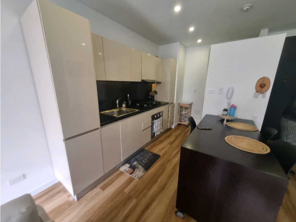 RENTO APTO AMOBLADO 2 HABITACIONES CHICO — foto 4
