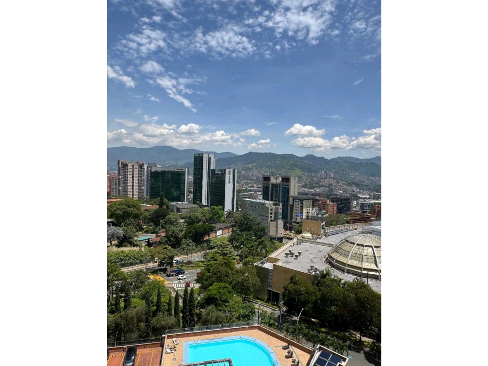 RENTO HERMOSO AMPLIO APARTAMENTO FRENTE CC SANTAFE MEDELLIN POBLADO