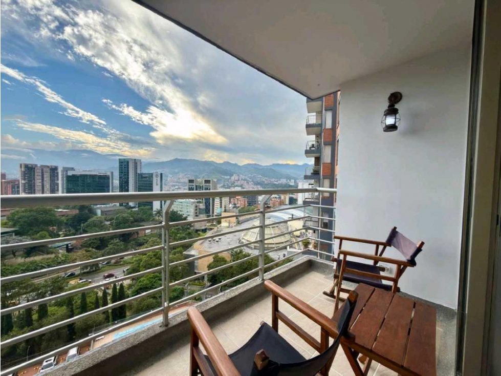 RENTO HERMOSO AMPLIO APARTAMENTO FRENTE CC SANTAFE MEDELLIN POBLADO — foto 4