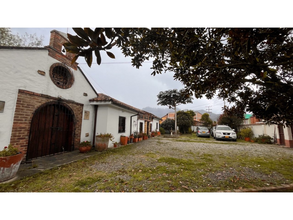 Rento linda casa campestre en Tabio con Capilla y amplia zona verde. - 2