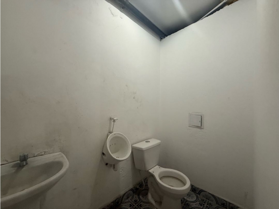 RENTO LOCAL 190 M2 VARIANTE COTA - 6