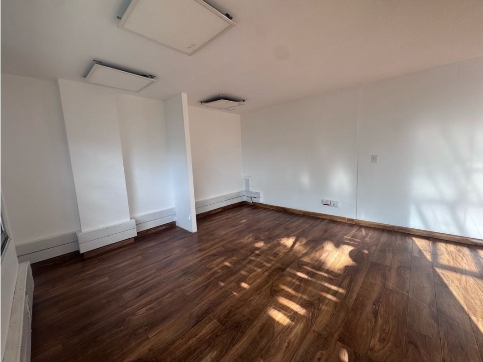 Arriendo oficinas en unilago — foto 2
