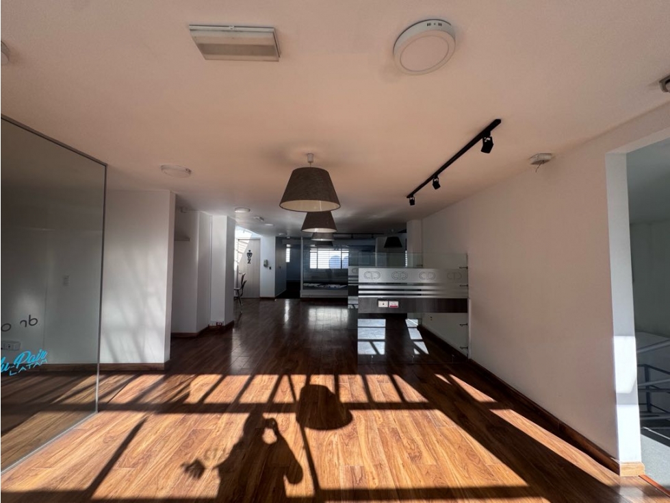 Arriendo oficinas en unilago — foto 3