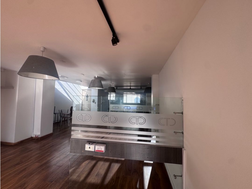 Arriendo oficinas en unilago — foto 5
