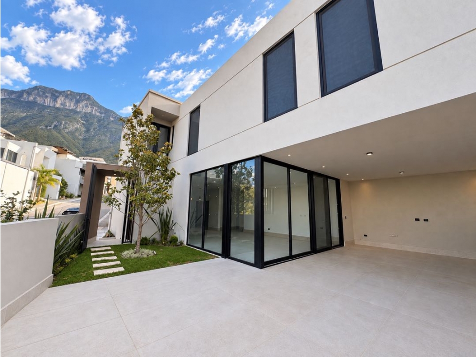 Residencia de Diseño Moderna en Esquina Cumbres Elite Premier - 5