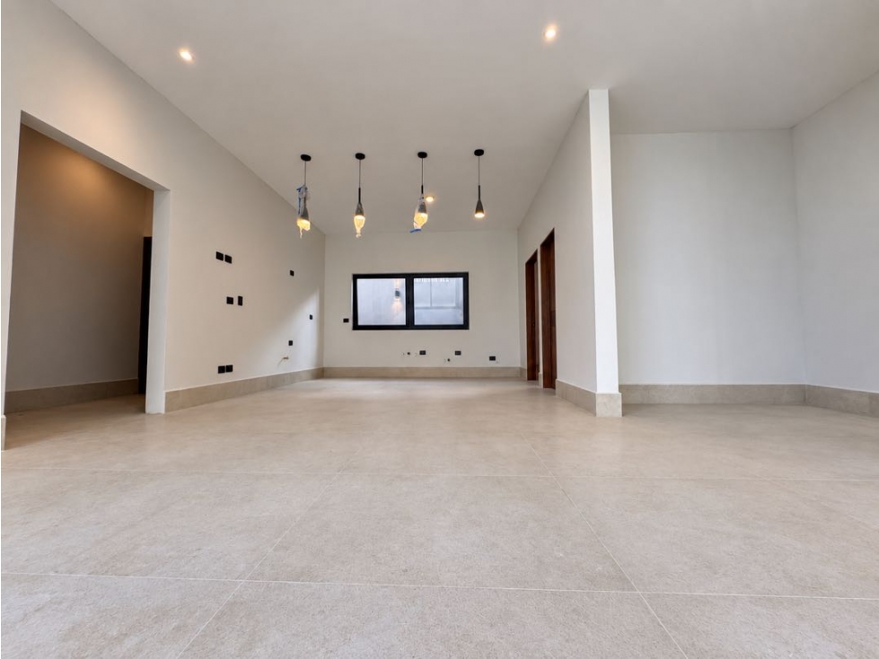 Residencia de Diseño Moderna en Esquina Cumbres Elite Premier - 6