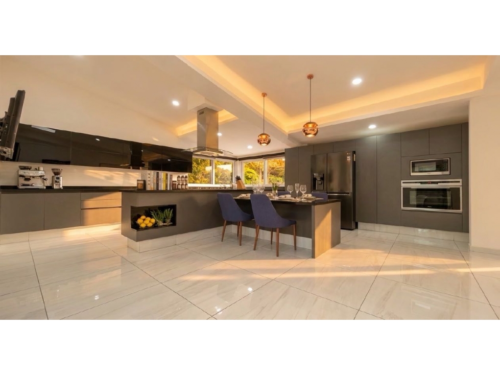 Residencia de Lujo en Esquina en venta c/Paneles | Sta Cruz Guadalupe — foto 2