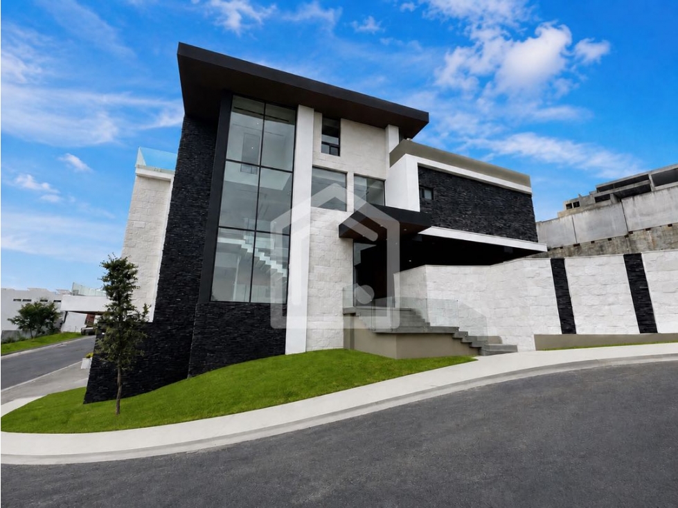 Casa en Venta en Sierra Alta lujosa con increíbles vistas